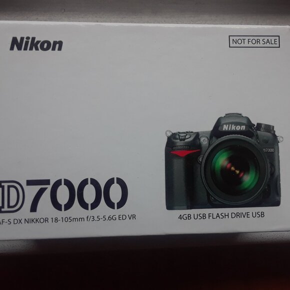 USB Flash Drive For Nikon Camera - Picture 3 of 3